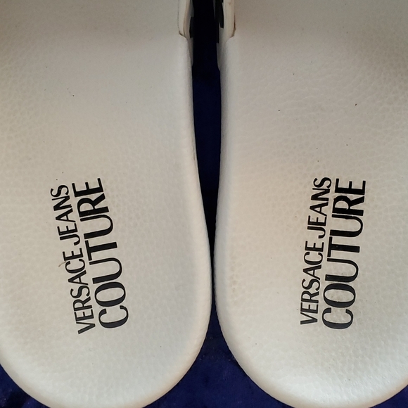 Authentic Versace Pool Slides - Picture 9 of 12